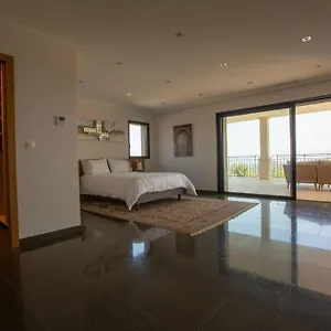 https://villa-azurenne.fr-provencehotel.com